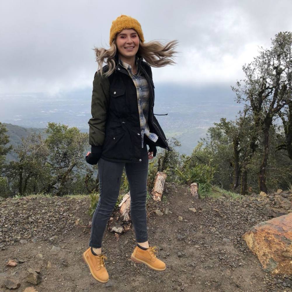 Meet your Posher, Lena